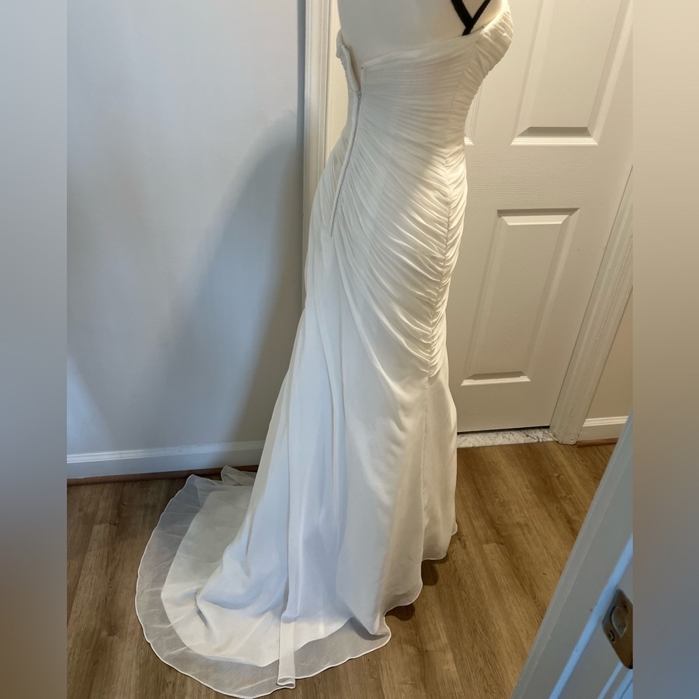 David’s Bridal Wedding Gown – Elegant Strapless White Mermaid Dress Size 2 $980 - Picture 16 of 17